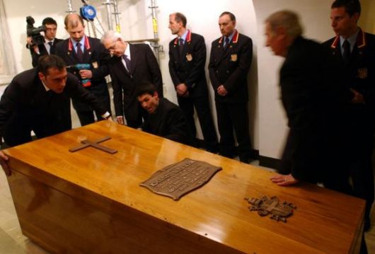 Quiso ser sepultado en tierra